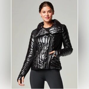 Blanc Nor MOTION PANEL PUFFER SHINY - Down Filled size small.